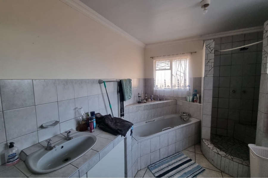 4 Bedroom Property for Sale in Meiringspark North West